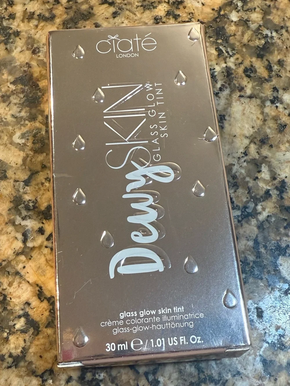 Ciaté London Dewy Skin Glass Glow Tint Shade 040 Medium Warm Vegan NIB 30ml